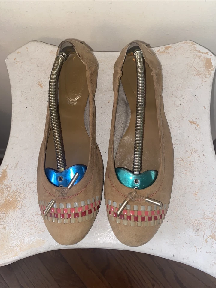 Zapatos planos de conducción Tod's para mujer de gamuza tejido ballet color azteca tostado desnudo talla 11 Italia Foto 2 de 4