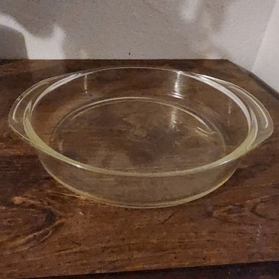9in Vintage PYREX pan #223