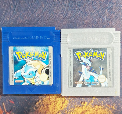 Nintendo Game Boy 2x Pokémon Spielmodul: Blue Version & Silver Version