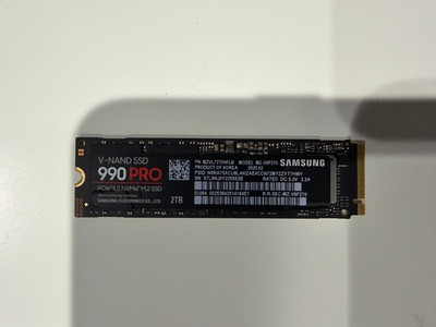 Samsung 990 PRO 2TB NVMe PCIe 4.0 M.2-SSD 2280 (MZ-V9P2T0B) Internal SSD NEW