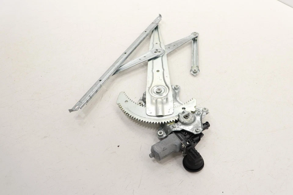 TOYOTA HIGHLANDER 2014-2019 PUERTA TRASERA IZQUIERDA REGULADOR VENTANA CON MOTOR OEM Foto 3 de 4