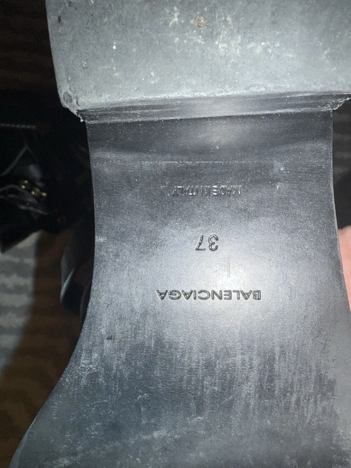 Botas de Moto Balenciaga Femininas de Couro Ceinture Recortadas UE 37 - Imagem 2 de 4