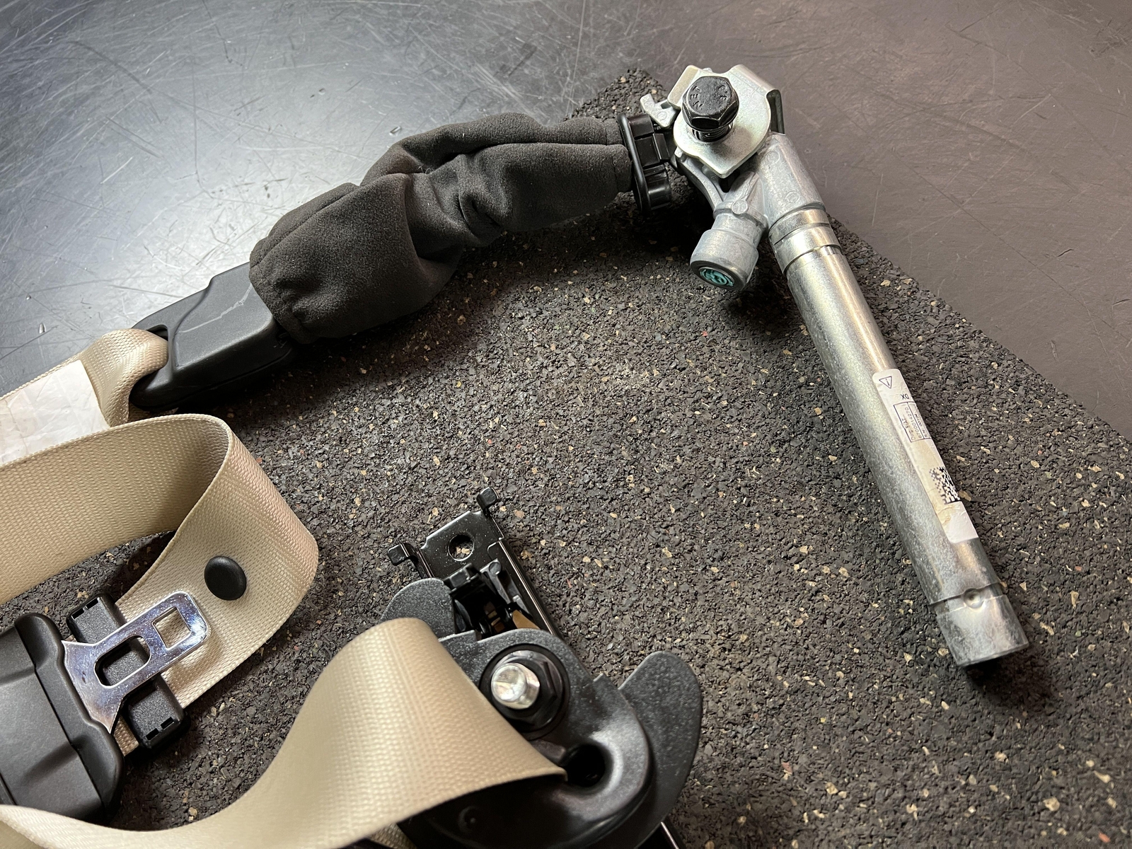 14-17 MASERATI GHIBLI FRONT LEFT & RIGHT SAFETY SEATBELT RETRACTORS