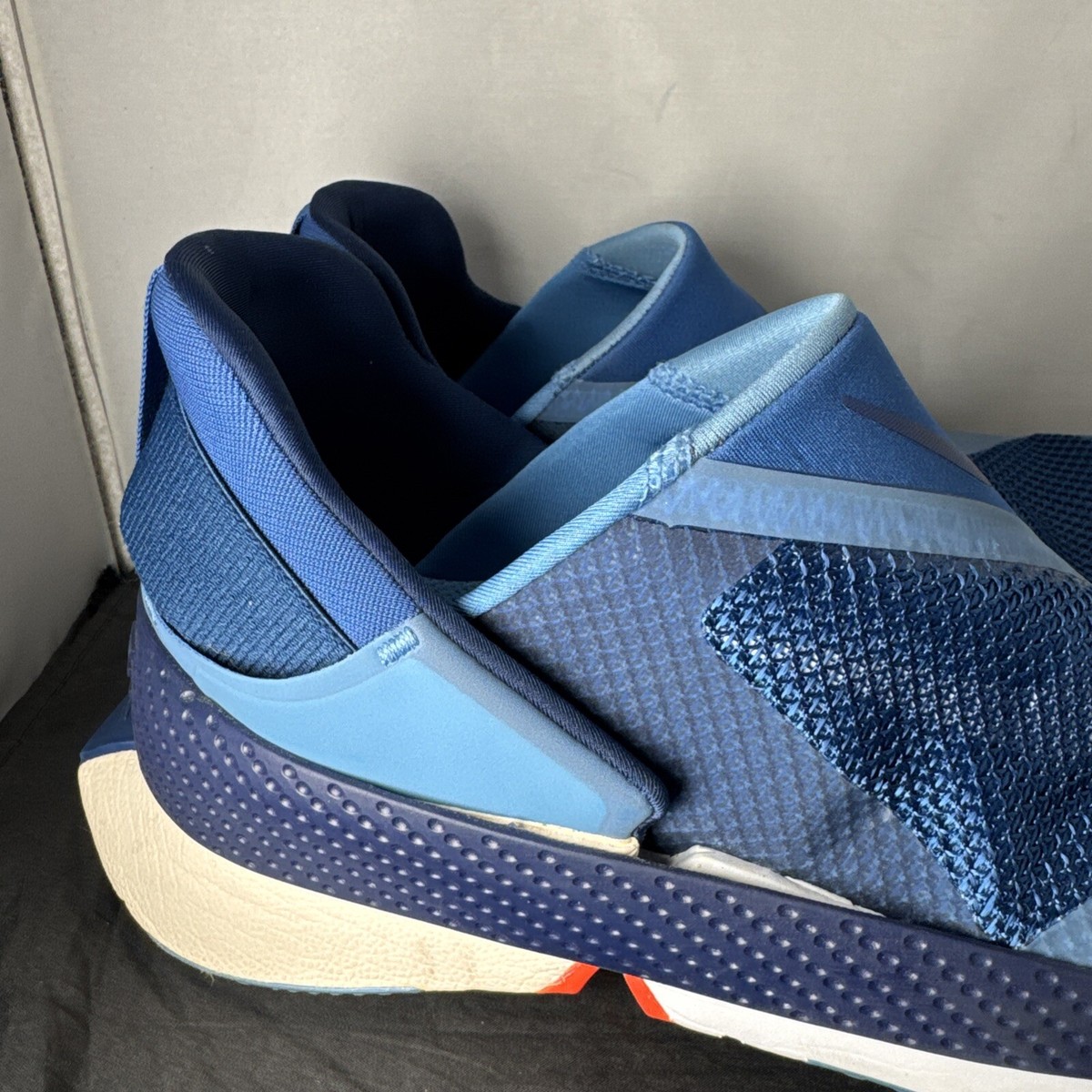 Nike FlyEase Running Shoes Men\'s Size 11 Blue Black Easy Entry Athletic Sneakers Amazon.com | Nike Go FlyEase Easy On/Off Shoes (DR5540-006  main image 2