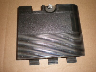  Briggs & Stratton 692298 Air Cleaner lid - quantum engines used with 491588 