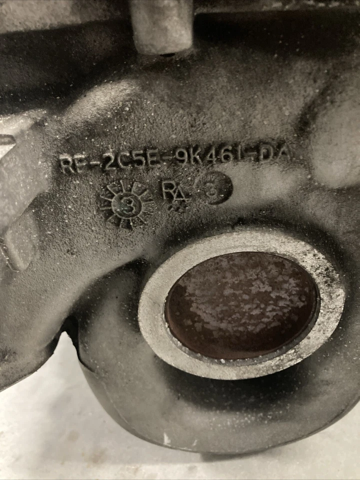 Colector de admisión superior Ford Lincoln Aviator 2003-2005 4,6 L RF-2C5E 9K461 DA OEM Foto 2 de 4