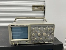 Tenma 72-6810 Oscilloscope 35 MHZ. 2 Channel - Powers On