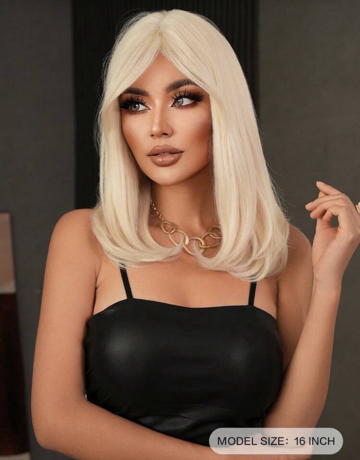 Perruque synthétique courte blonde 40cm lisse pour changer de tête facilement