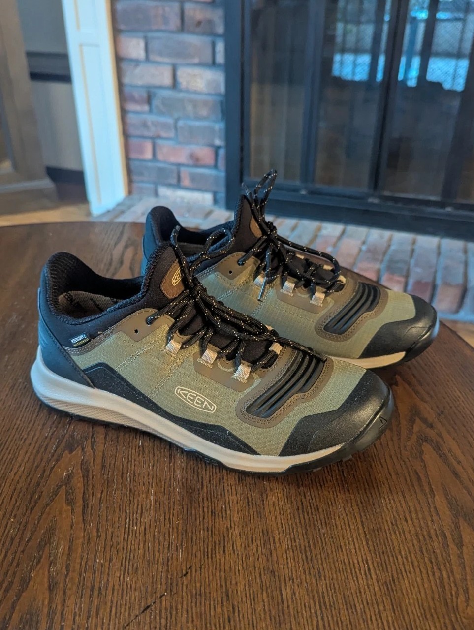 Scarpe da trekking impermeabili KEEN Tempo Flex: modello 1025466 donna taglia 9 (nuove)