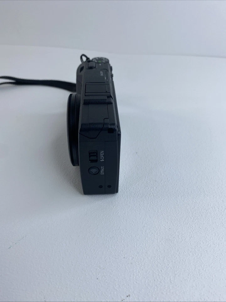 RICOH GR II 16.2MP DIGITAL Compact Camera w/2 Batteries & 2 32GB SD Tested - Image 4 of 4