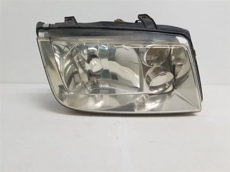 Farol direito Thru VIN 108641 sem lâmpadas de neblina compatível com 99-02 Volkswagen Jetta - Imagem 3 de 4