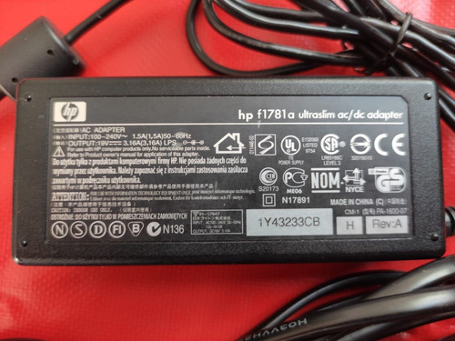 Original HP Netzteil-Adapter hp f1781a für Notebook Laptop ultraslim