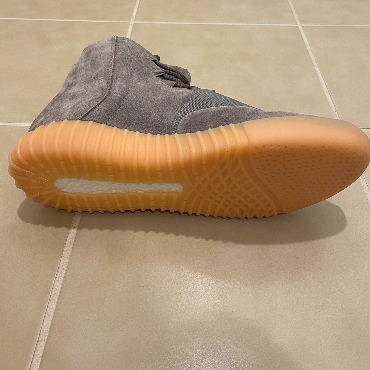 Adidas Yeezy Boost 750 Grey Gum Glow In The Dark (BB1840 Adidas Yeezy Boost 750 Grey Gum Glow In The Dark (BB1840