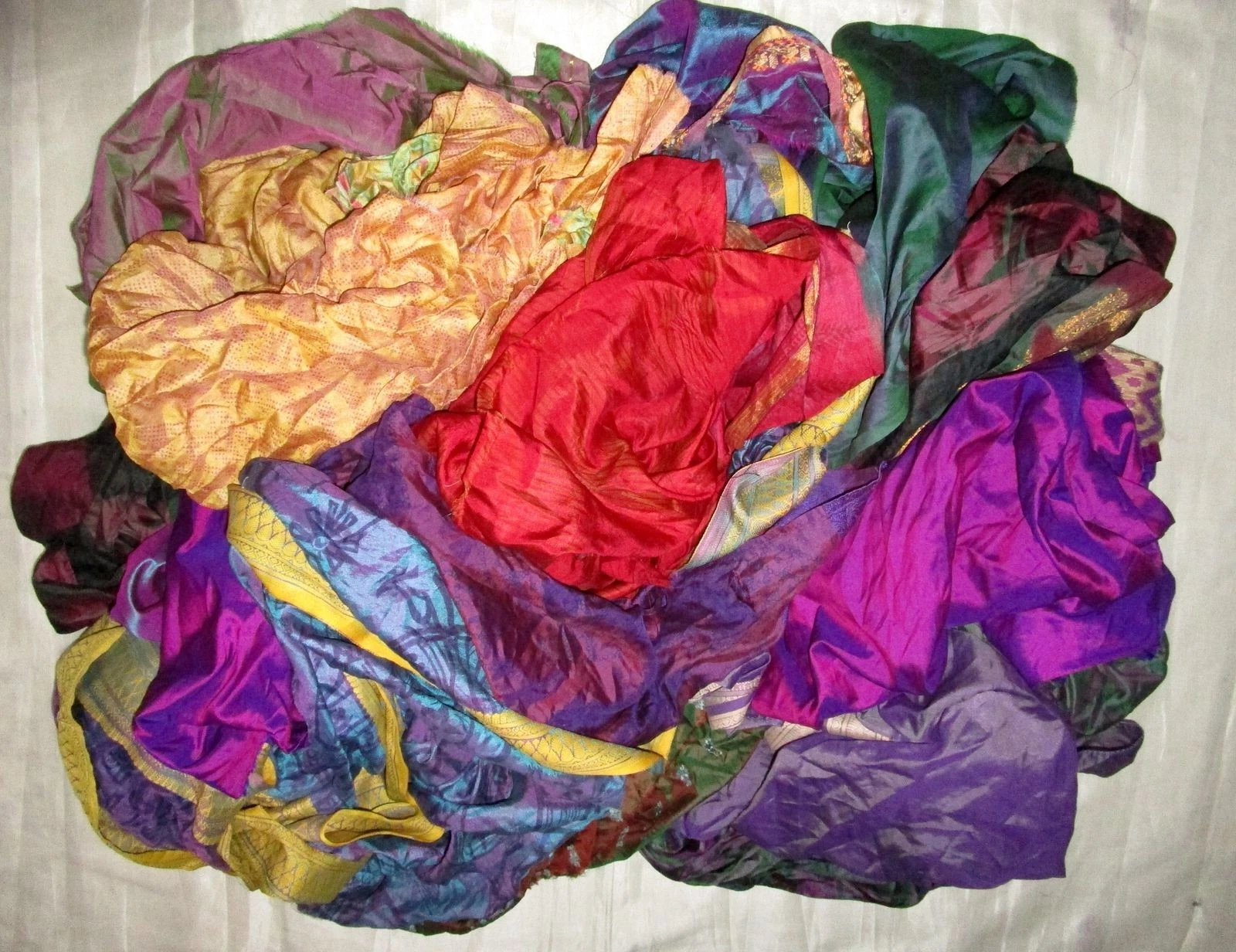 ABB LOT PURE SILK Antique Vintage Sari REMNANT Fabrics 100 GRAMS Change Color image 3