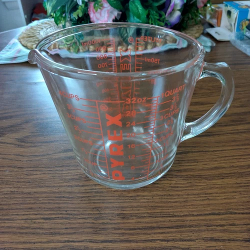 Vintage Pyrex 4 Cup 32 oz 1 Quart Metric Measuring Cup Red Letter Handle #532D-5