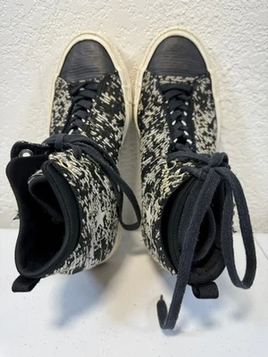 Converse Woman's Selene Winter Knit Side Zip Hi Top Sneakers Size 8, Pre-Owned - Photo 1/4
