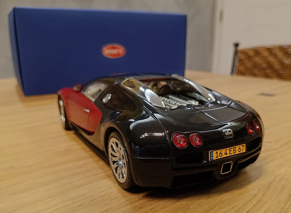 AUTOart - BUGATTI EB 16.4 VEYRON - 1:18 - Black/Red - Limited. Nr.4387 - DEFECT - Immagine 3 di 4