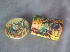 DEUX JOLIES PETITES BOÎTES décorées. Moyen-Orient.