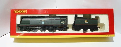 Hornby OO R2221 Battle of Britain Class Lok 34067 Tangmere BR grün 4-6-2 verpackt | Zustand: Used