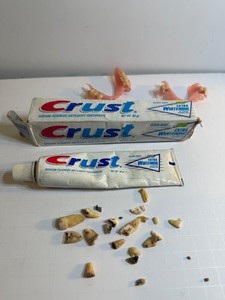 Crust teeth whitening toothpaste, sodium fluoride