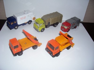 KLEINES KONVOLUT 5 X VINTAGE DRUCKGUSS MÜLL & ABSETZKIPPER LKW gebrauchter Zustand