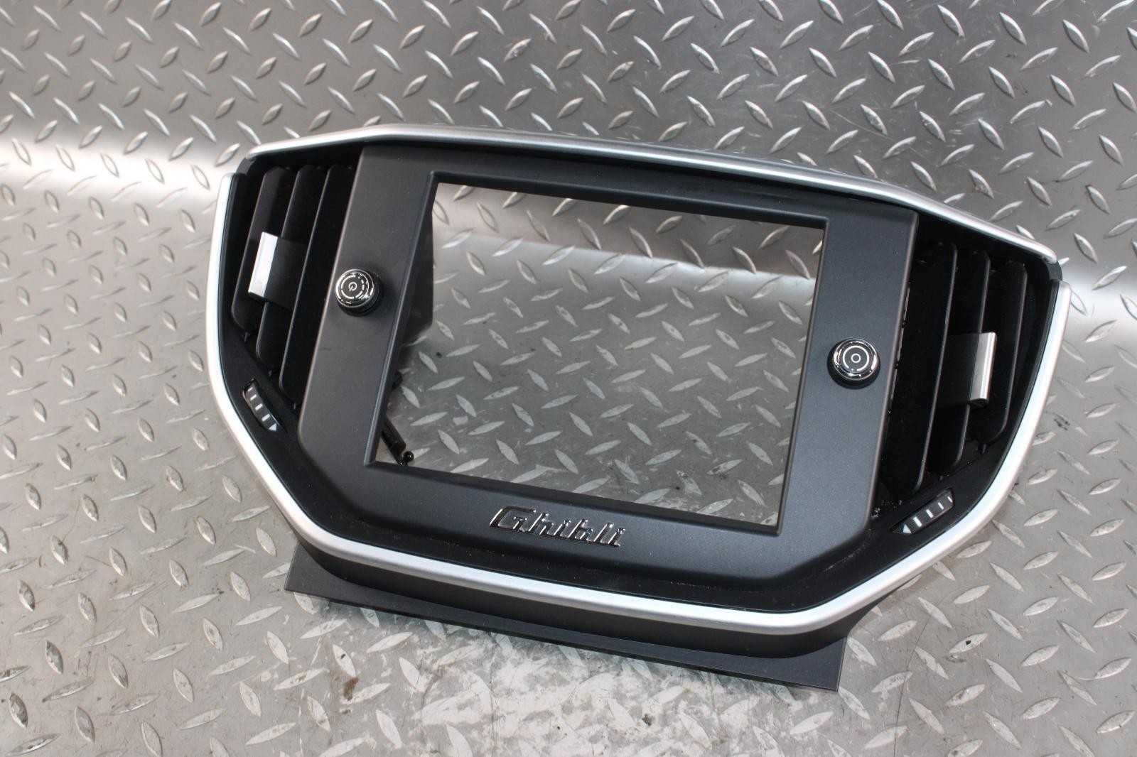 14-17 Ghibli Black Silver Dashboard Radio Surround Vent Trim Panel Set Unit OEM