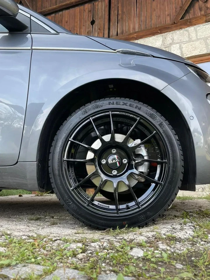 Fiat 500e Cabrio FA1 MAK XLR Radsatz 7Jx17 Et 35 Schwarz Glanz 205/45R17 Nexen - Bild 4 von 4