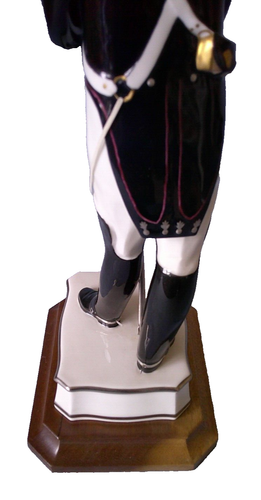 Royal Worcester Gendarme Of The Gendarmeria Pontificia Limited Edition 57/150 - Picture 9 of 16