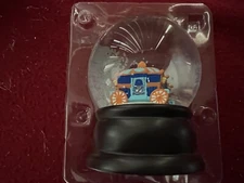 The Wizarding Trunk Harry Potter  SNOW GLOVE  Snowball Hogwarts Carriages