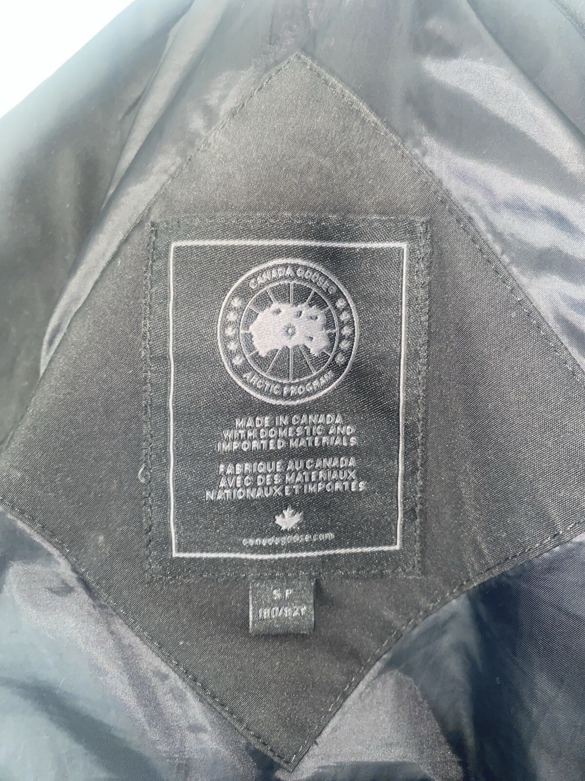 AUTHENTIC Canada Goose Wyndham Parka - Size Small - rrp £1,450 (Black Badge) image 8