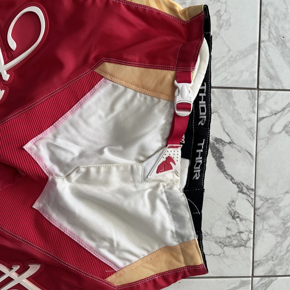 Thor ThorMX Mujer 11/12 Motocross Dirtbike Pantalones De Colección Pulso Rojo y Dorado Foto 4 de 4