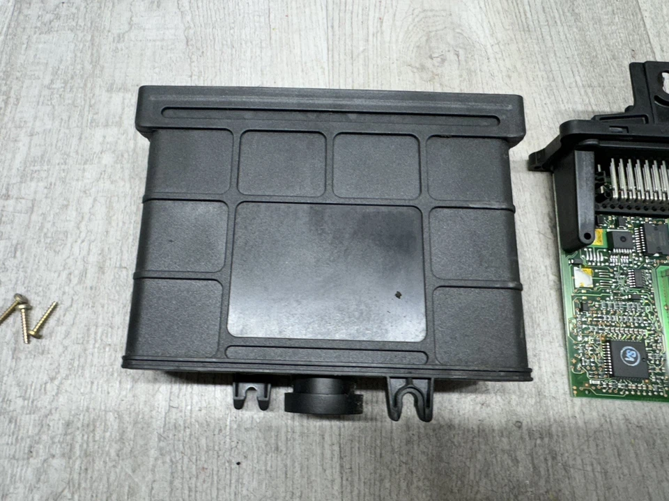 Eurovan MV 01P927733CM 2003 módulo de control de transmisión TCM dañado por computadora (3) Foto 4 de 4