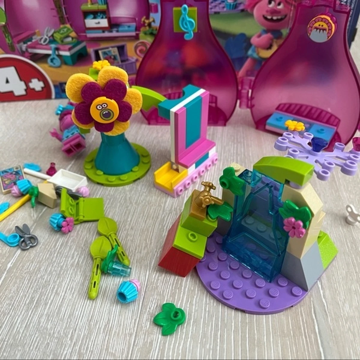 Legos Poppy s Pod 41251 Trolls World Tour Legos eBay