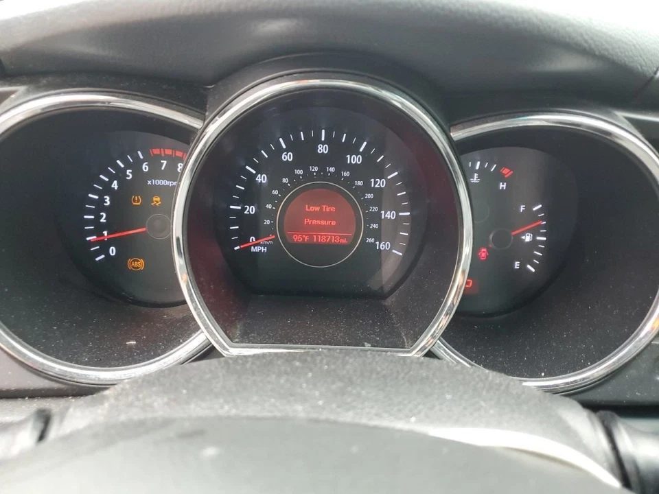 2012 KIA Optima Washer Reservoir 2.40L OEM Used 119K Miles - C25821 - Image 3 of 4