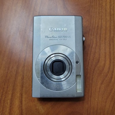 Canon Power Shot SD690 IS Digital Camera wBattery + Charger