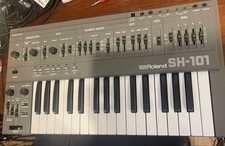 Roland SH-101 Analog Synthesizer 37-Key Gray Tested Working with AC Adapter