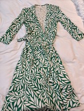 Diane von Furstenberg DVF Vintage Silk Wrap Dress SIZE 2 Green Leaf