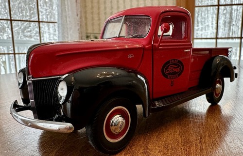 1/24 Franklin Mint 1940 Ford Pickup Truck Red Ford Sales Service NEW in Box - Picture 3 of 10