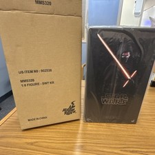 Hot Toys MMS320 Kylo Ren Star Wars The Force Awakens Action Figure 1 6 Scale