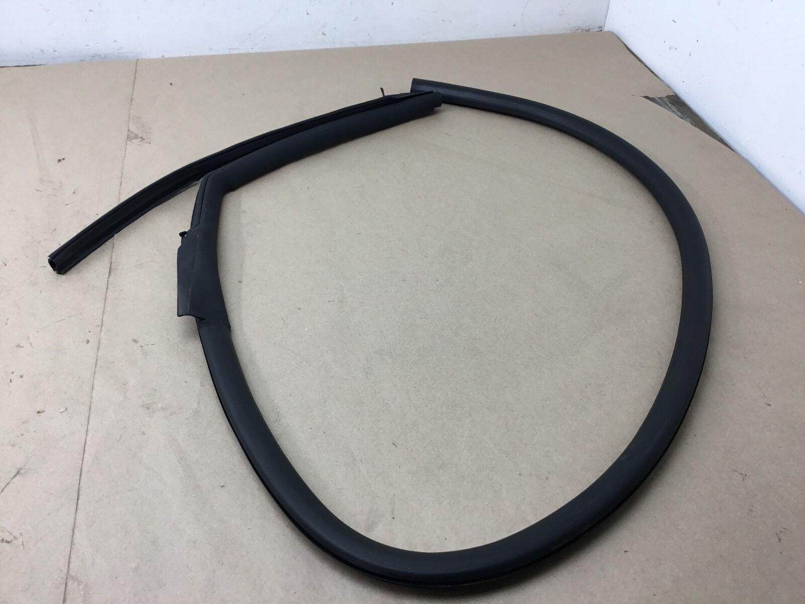 Audi R8 2011 Convertible Left Driver Inner Door Weather Strip Seal 08-12 :A