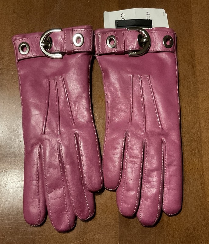 Coach SOHO Pink Leather Gloves NWT 6 1/2 Silver Buckle MFSRP $128