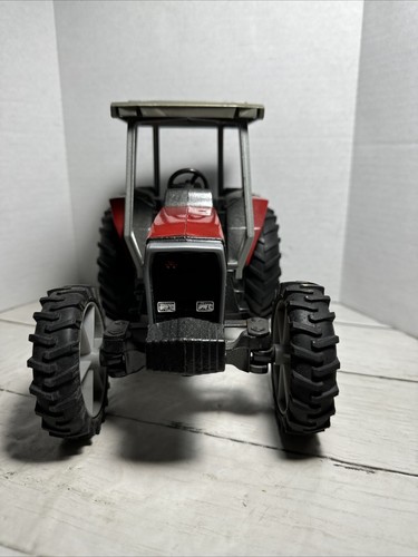 Massey Ferguson 3650 datatronic Tractor Die Cast - Picture 5 of 15