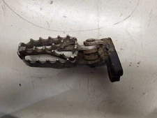 PULSE ADRENALINE 125 FOOTPEG * (11897)