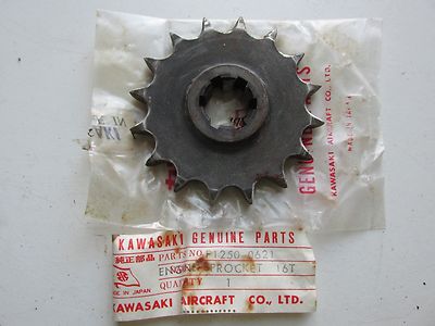 KAWASAKI C2 F3 C2SS C2TR NOS NEW SPROCKET 16T F1250-0621 / 13144