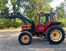 International 856XL XL 4WD Diesel Loader Tractor Cab Front Loader
