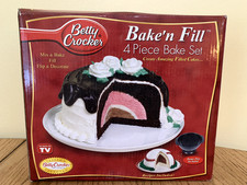 Betty Crocker Bake n Fill Cake Pan Set with Dome 4 Piece NEW In Box  2005