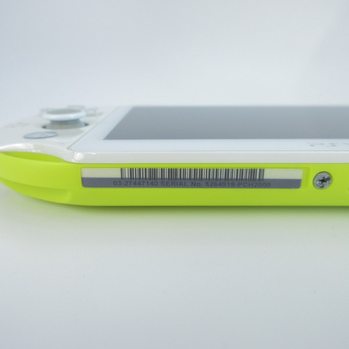 Excellent】Sony PS Vita PCH-2000 Lime Green / White Wi-Fi Model
