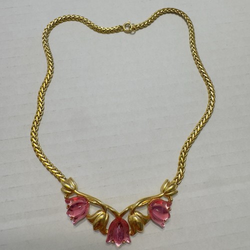 Vintage Trifari Pink Tulip Lucite Cabochon Gold Tone 15.5 Inches Necklace Choker