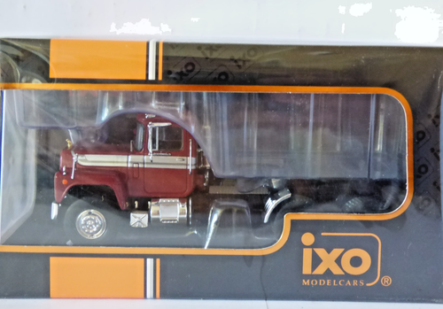 Miniature IXO 1/43 – Mack R-series 1966 Rouge – Camion Collection