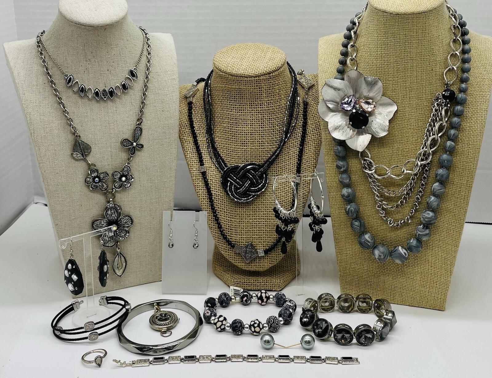 17 PC Vintage to New Jewelry Lot BLACK/SILVER Bracelets Necklaces Earrings J-385